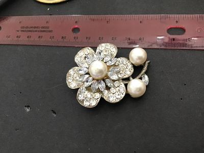 Flower Pearl Brooch
