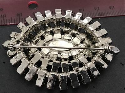 Gorgeous Vintage Brooch Larger size