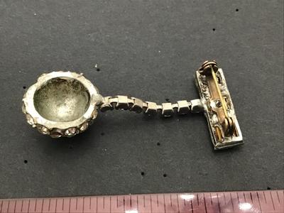 Vintage Rhinestone Brooch. Pretty