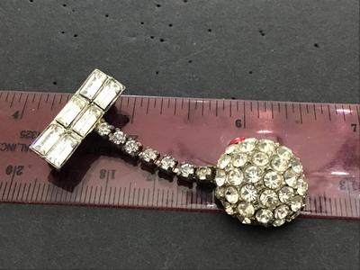 Vintage Rhinestone Brooch. Pretty