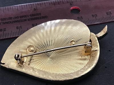 Vintage Ridged Leaf Baguette stem