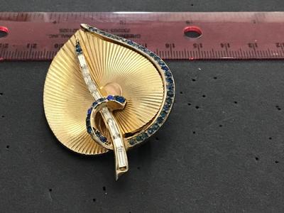 Vintage Ridged Leaf Baguette stem