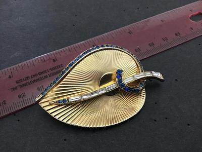 Vintage Ridged Leaf Baguette stem