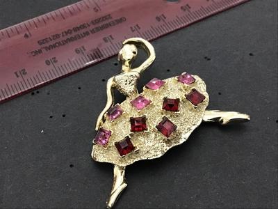 Vintage Rhinestone Brooch