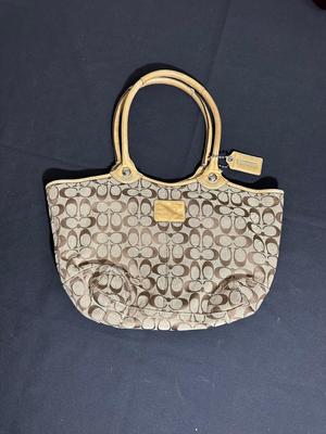 COACH HAND BAG