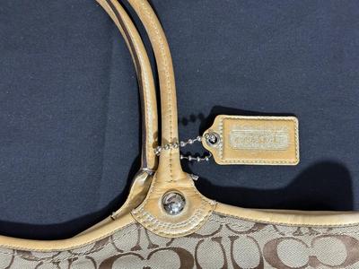 COACH HAND BAG