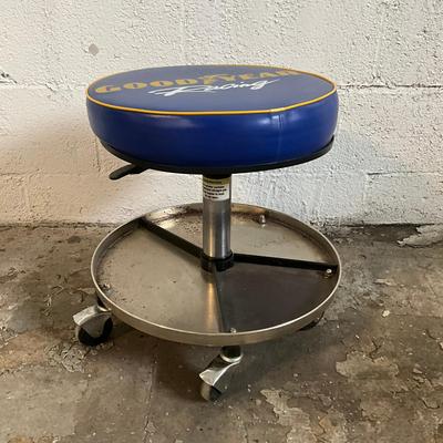 597 Good Year Racing Mechanic Stool