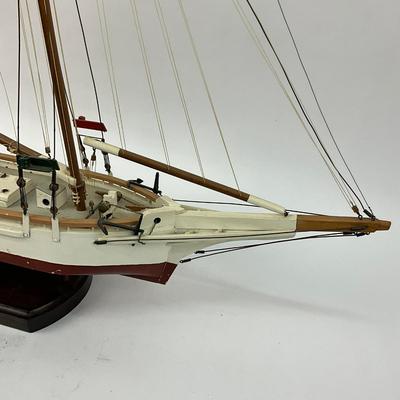692 Wooden Skipjack Model