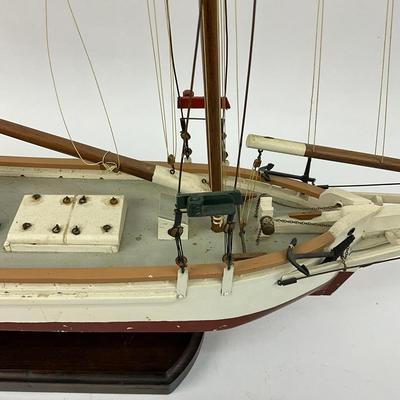 692 Wooden Skipjack Model