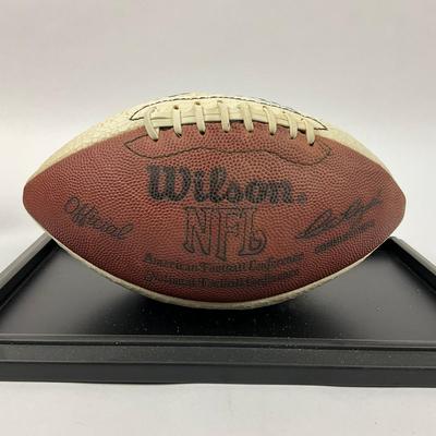 757 Circa 1980-1986 Autographed Football Of Atlanta Falcons By Team Roster