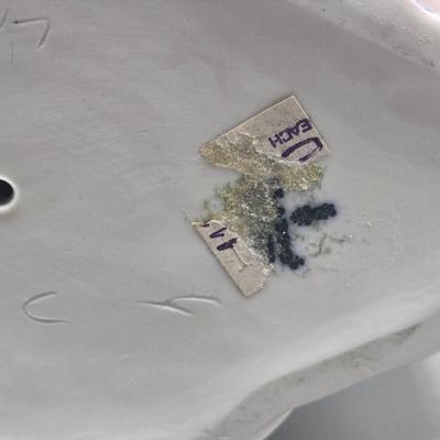 LOT 31L: Lladro Viennese Lady Porcelain Figurine