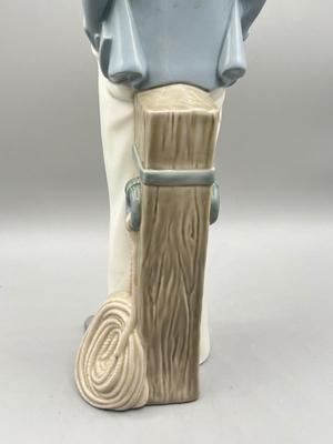 LOT 45L: Lladro Sea Captain Tall Figurine