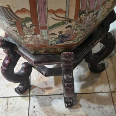 LOT 115K: Chinese Export Famille Rose Porcelain Fishbowl Planter