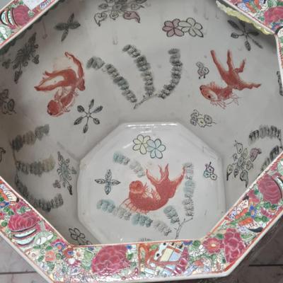 LOT 115K: Chinese Export Famille Rose Porcelain Fishbowl Planter