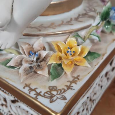 LOT 118K: Dresden Porcelain Pedestal Centerpiece