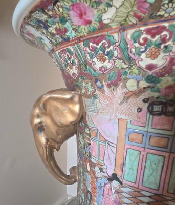 LOT 119P: Large Chinese Rose Medallion Porcelain Floor Vase