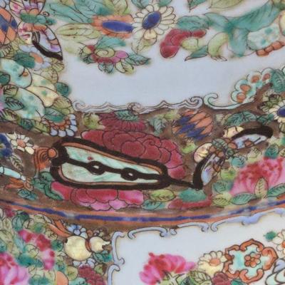 LOT 119P: Large Chinese Rose Medallion Porcelain Floor Vase