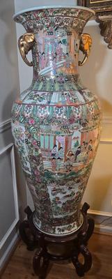 LOT 119P: Large Chinese Rose Medallion Porcelain Floor Vase