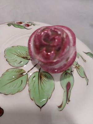 Sale Photo Thumbnail #543: Repaired break in lid. 8" wide x 4" high.