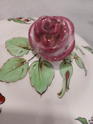 Sale Photo Thumbnail #544: Repaired break in lid. 8" wide x 4" high.