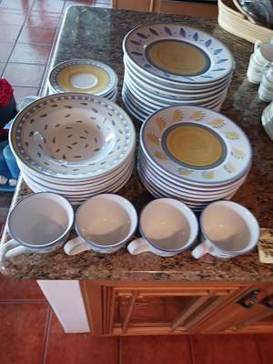 Sale Photo Thumbnail #572: 10 Dinner Plates, 8 Salad Plates, 8 Rimmed Bowls, 6 Saucers, 3 Cups (plus 1 chipped cup.)