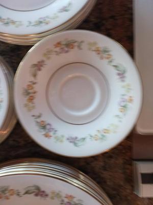 Sale Photo Thumbnail #581: 8 Dinner Plates, 8 Salad Plates, 8 Bread Plates, 7 Saucers, 8 Cups, 2 Oval Serving Dishes