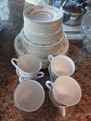 Sale Photo Thumbnail #575: 8 Dinner Plates, 8 Salad Plates, 8 Bread Plates, 7 Saucers, 8 Cups, 2 Oval Serving Dishes
