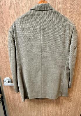 Sale Photo Thumbnail #600: Medium brown color, 100% wool, made in Korea for Macy's/Bullock's Men's Store. 3-button traditional style. Good condition.