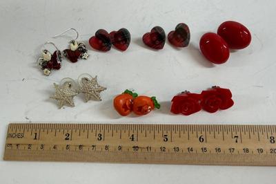 Sale Photo Thumbnail #222: Hearts, roses, oranges, and more.