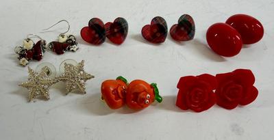 Sale Photo Thumbnail #223: Hearts, roses, oranges, and more.