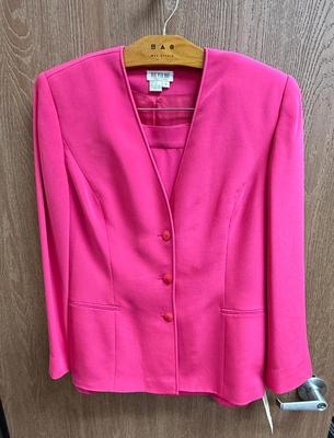 Sale Photo Thumbnail #59: New condition with tags.