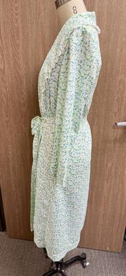 Sale Photo Thumbnail #103: In good used condition. The garment tags have been removed, so no size tag, but our mannequin is a size 8 for reference.