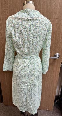 Sale Photo Thumbnail #102: In good used condition. The garment tags have been removed, so no size tag, but our mannequin is a size 8 for reference.