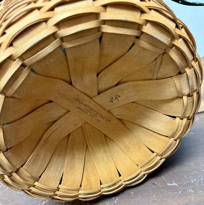 Sale Photo Thumbnail #124: In good condition. Not flat inside on the bottom, it was made with a hump on the bottom.