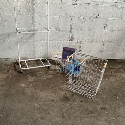 568 Rolling Laundry Cart with New Storage Bags