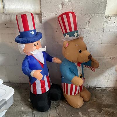 575 Two Blow up Forth of July Uncle Sam and Bear