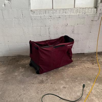 586 Improvement Storage Bag on Wheels