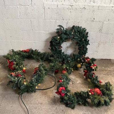 588 Artificial Christmas Garland and Wreath