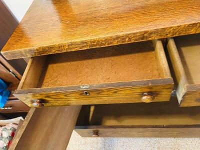 ANTIQUE TIGER OAK MIRRORED BACK SIDEBOARD BUFFET ON CASTERS