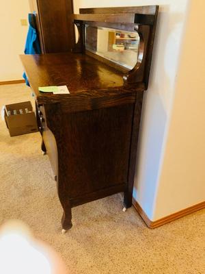 ANTIQUE TIGER OAK MIRRORED BACK SIDEBOARD BUFFET ON CASTERS