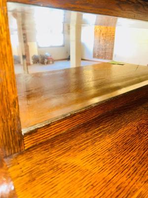 ANTIQUE TIGER OAK MIRRORED BACK SIDEBOARD BUFFET ON CASTERS