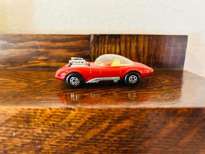 MATCHBOX SUPERFAST NO. 36 HOT ROD DRAGUAR DIE CAST TOY CAR