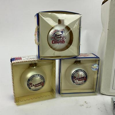 781 Atlanta Braves Christmas Lot