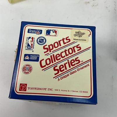 781 Atlanta Braves Christmas Lot