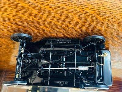 UNIVERSAL HOBBIES 1:18 SCALE 1908-1910 FORD MODEL T