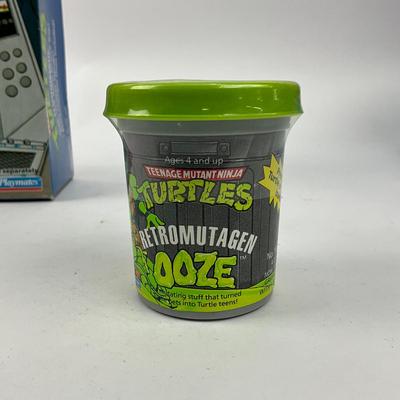 787 1989 Teenage Mutant Ninja Turtles Playmates Flushomatic With OOZE