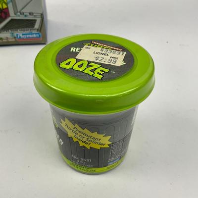 787 1989 Teenage Mutant Ninja Turtles Playmates Flushomatic With OOZE