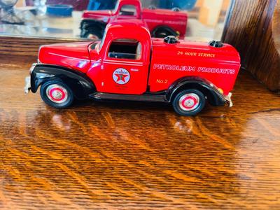 GOLDEN WHEEL DIE-CAST 1940 FORD TEXACO GAS OIL TANKER TRUCK