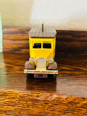 GOLDEN WHEEL DIECAST YELLOW PEPSI COLA SODA DELIVERY TRUCK & NATIONAL MOTOR MUESUM 1925 FORD