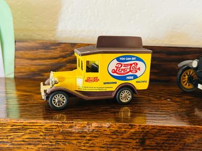 GOLDEN WHEEL DIECAST YELLOW PEPSI COLA SODA DELIVERY TRUCK & NATIONAL MOTOR MUESUM 1925 FORD